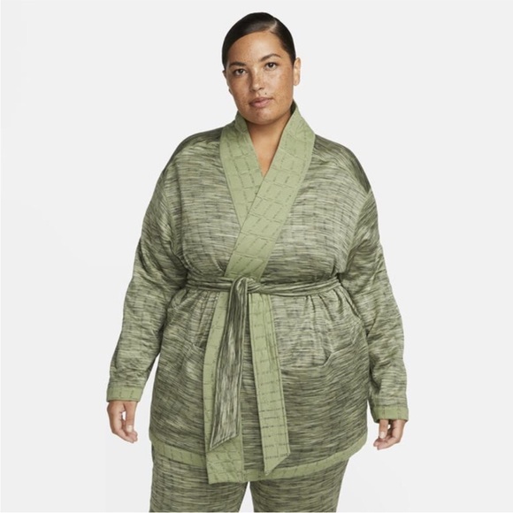 Nike Therma-FIT Luxe Yoga Reversible Wrap Jacket size 2X - Picture 2 of 11